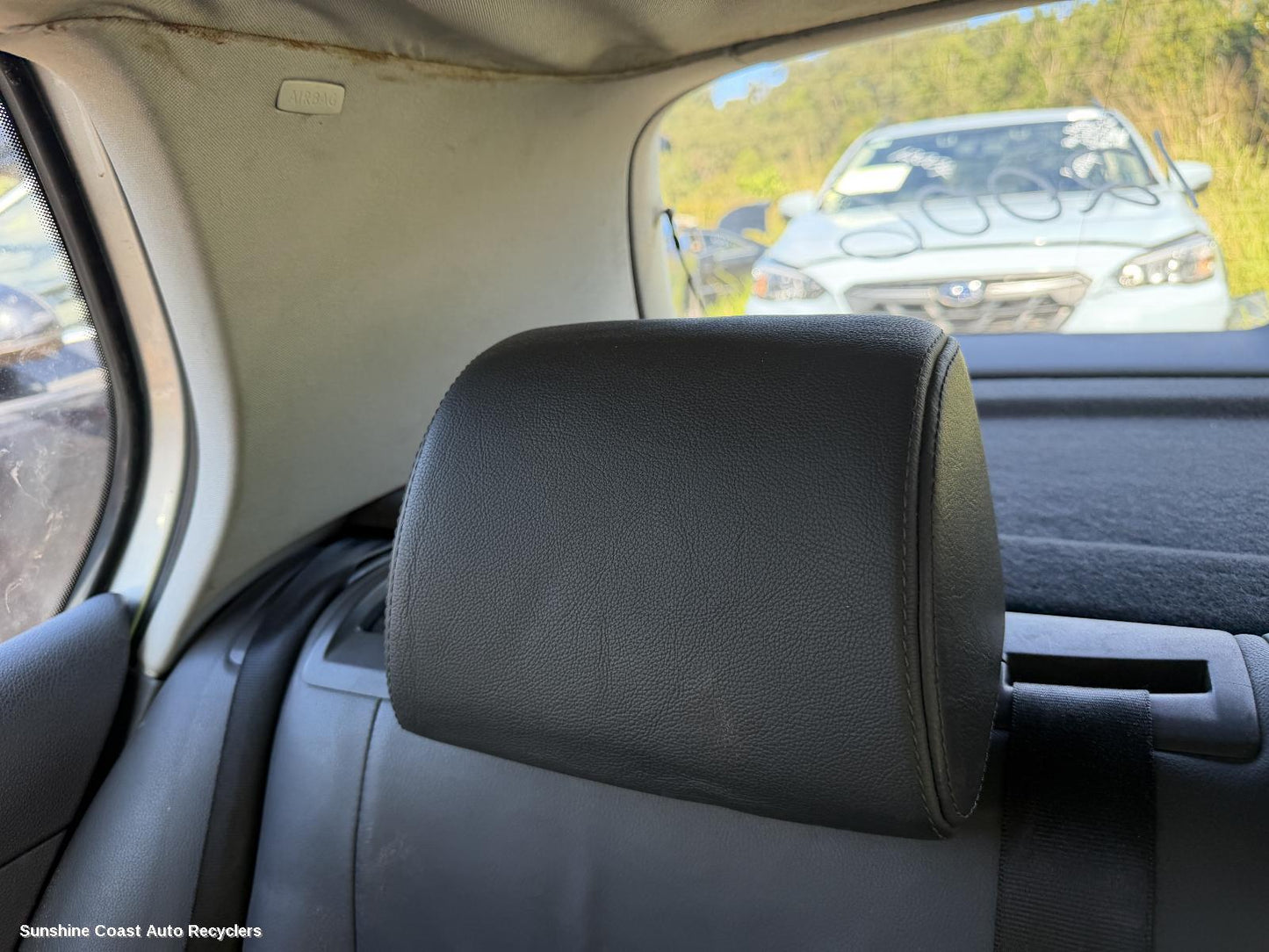 2004-2009 Volkswagen Golf Headrest