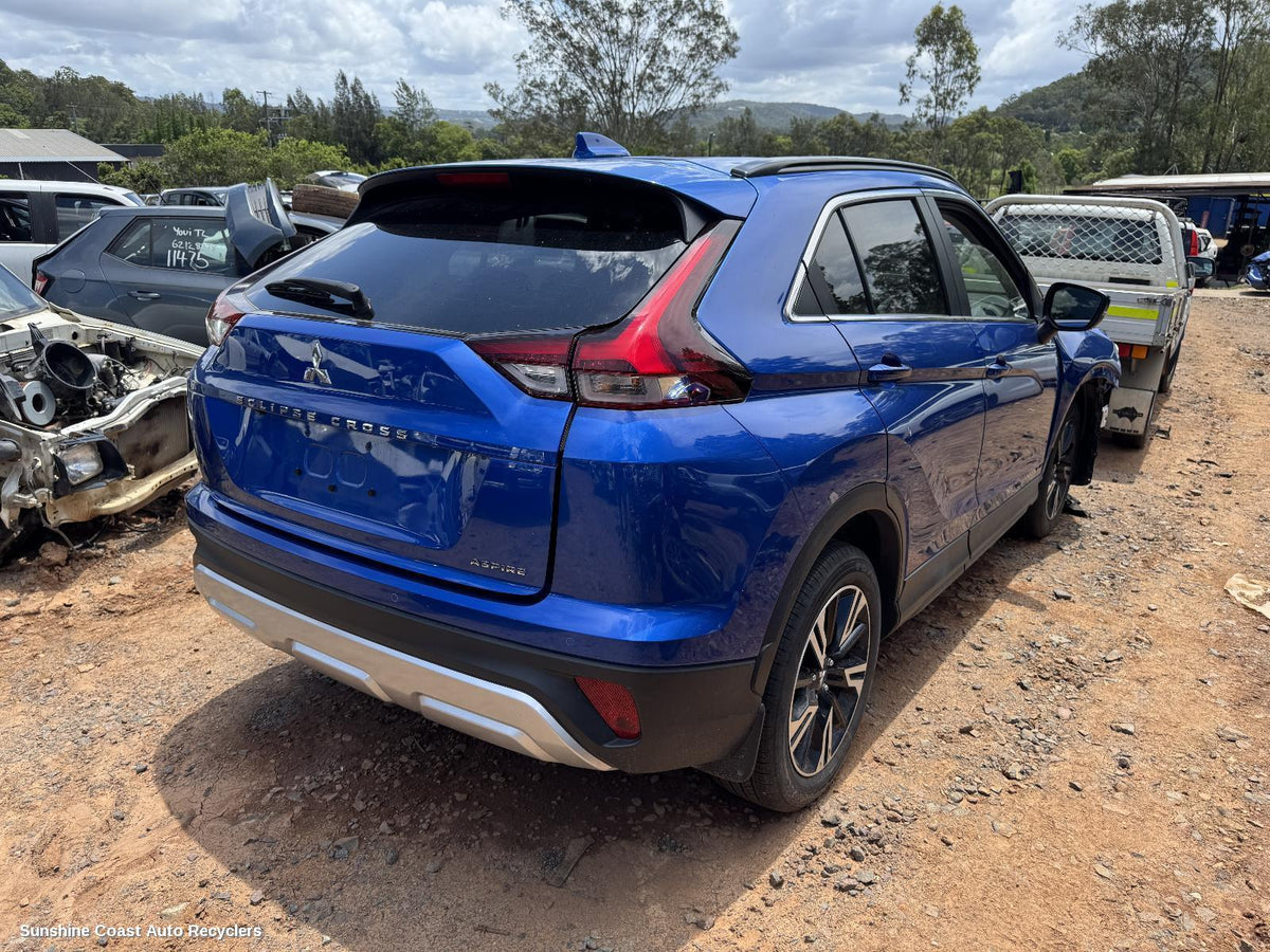 2017-2026 Mitsubishi Eclipse Cross High Level Stoplight