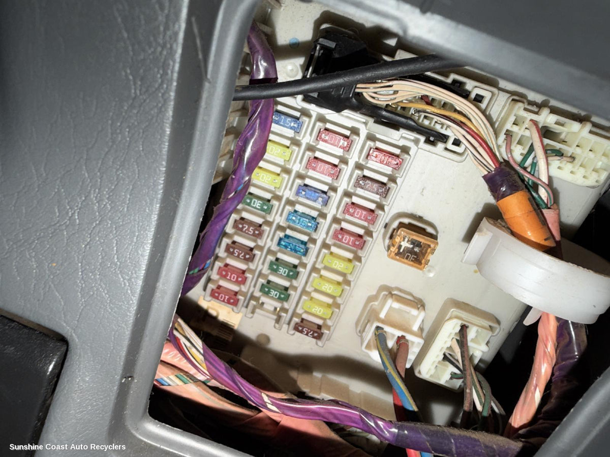 2003-2009 Toyota Prado Fuse Box