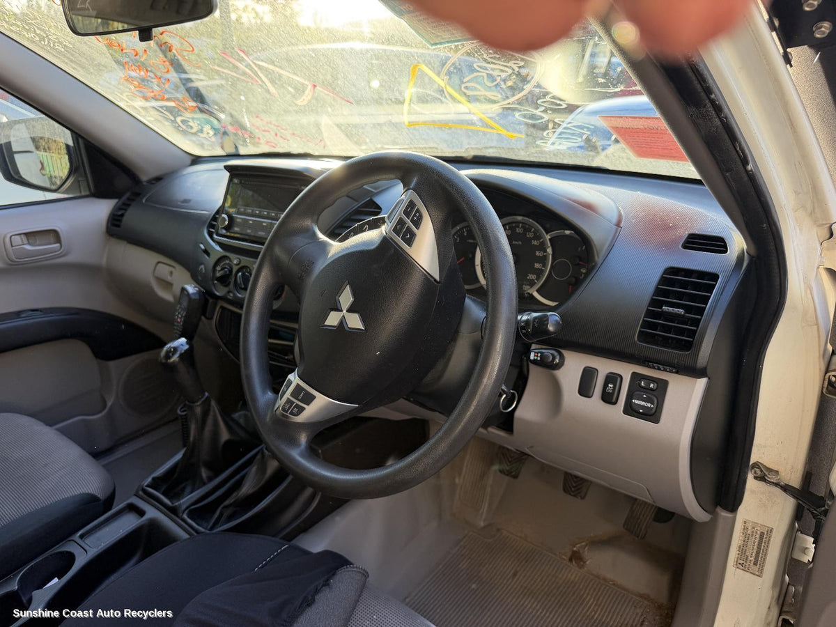 2009-2015 Mitsubishi Triton Misc