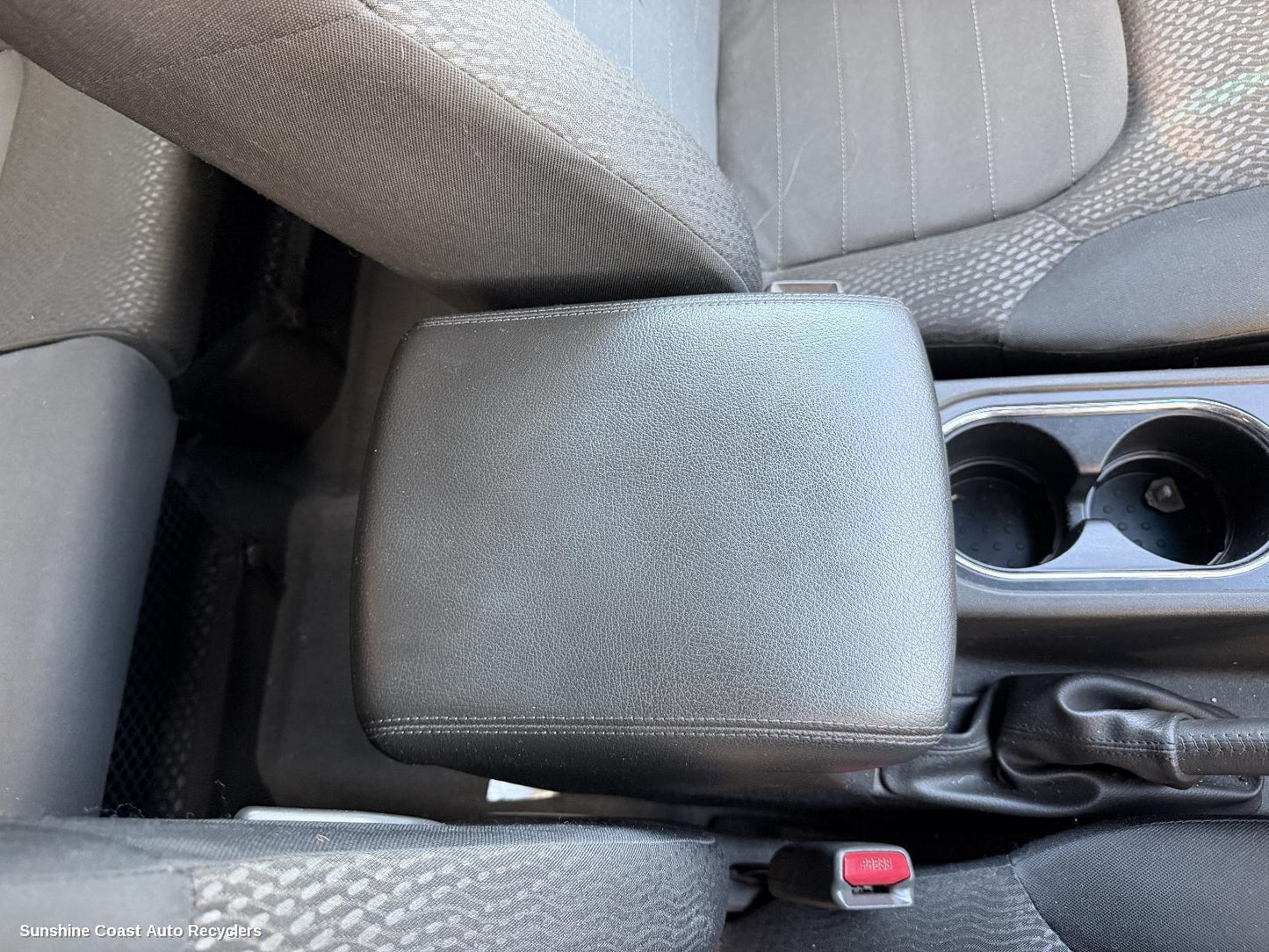 2005-2015 Nissan Navara Console
