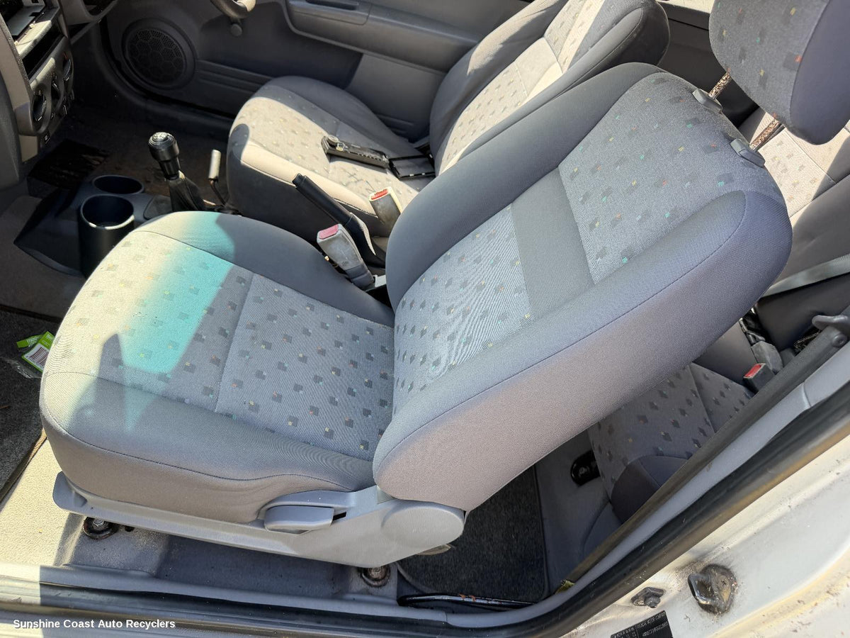 2002-2005 Hyundai Getz Front Seat