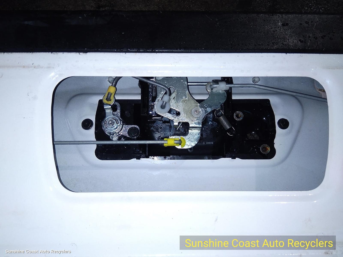 2015-2020 Nissan Navara Bootlid Tailgate