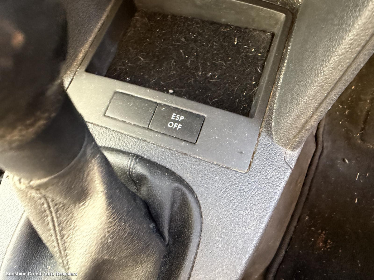 2005-2010 Volkswagen Caddy Misc Switch Relay
