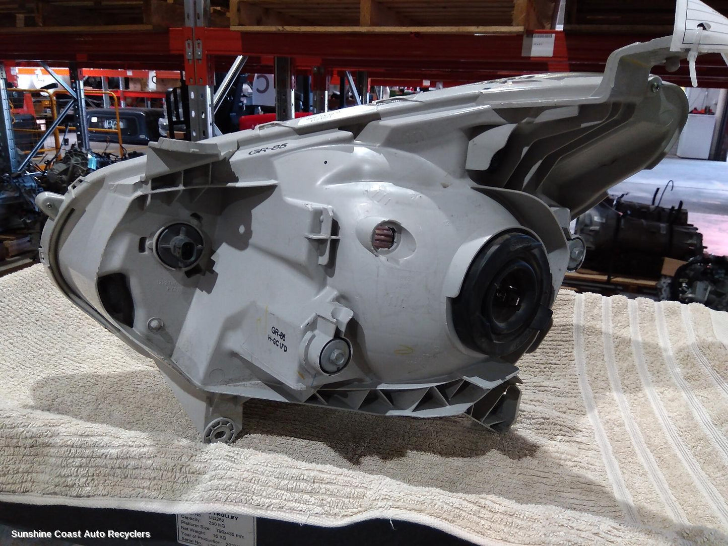 2018 Isuzu Dmax Right Headlamp