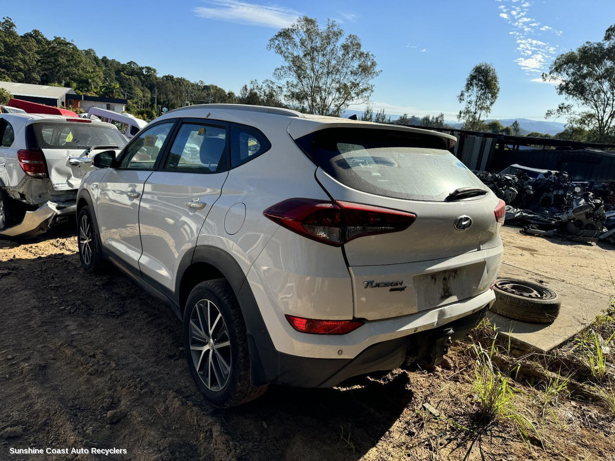 2015-2018 Hyundai Tucson Left Taillight