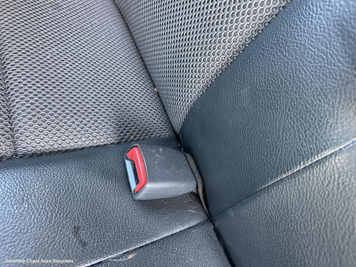 2005-2010 Kia Sportage Seatbelt Stalk