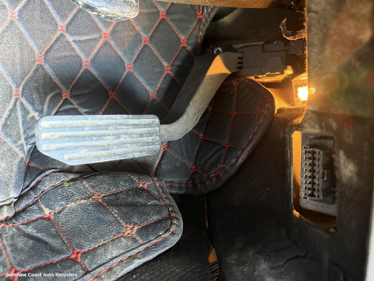 2011-2015 Land Rover Rangerover Evoque Pedal Assembly