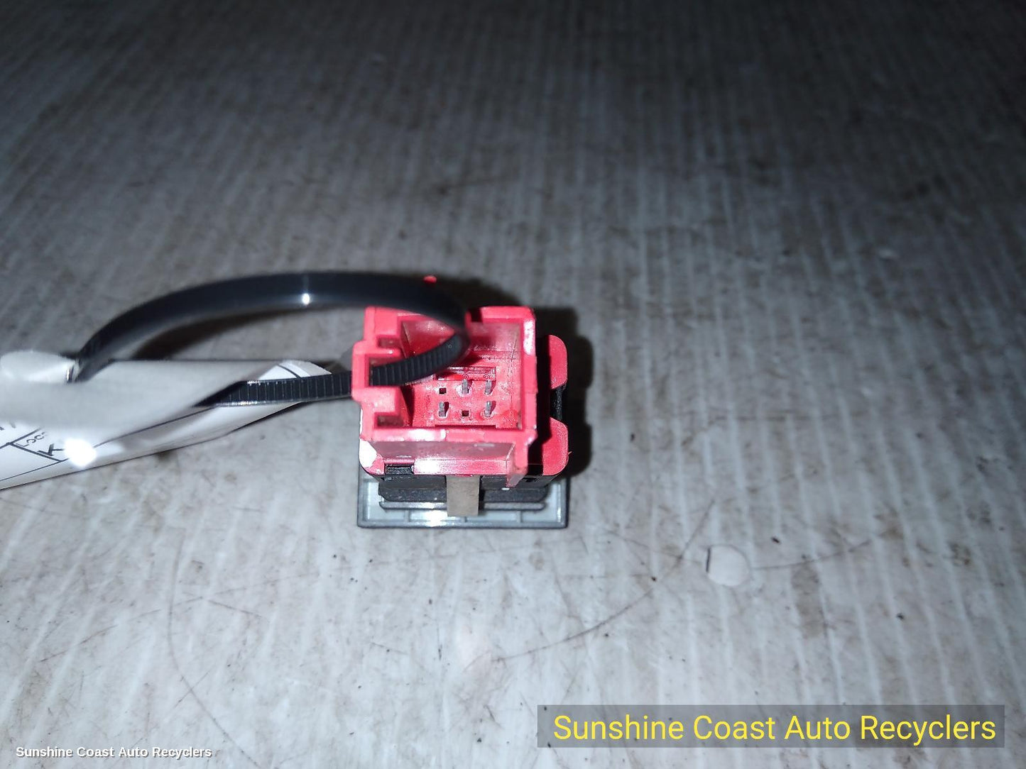 2013 Volkswagen Amarok Misc Switch Relay
