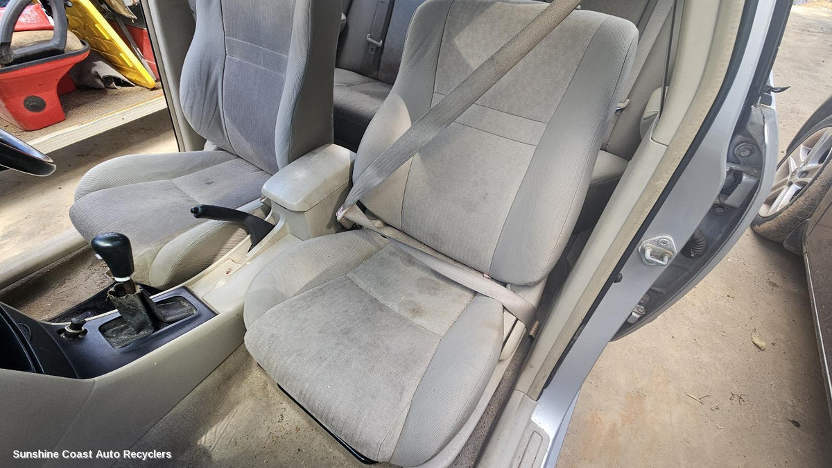 2001-2007 Toyota Corolla Front Seat