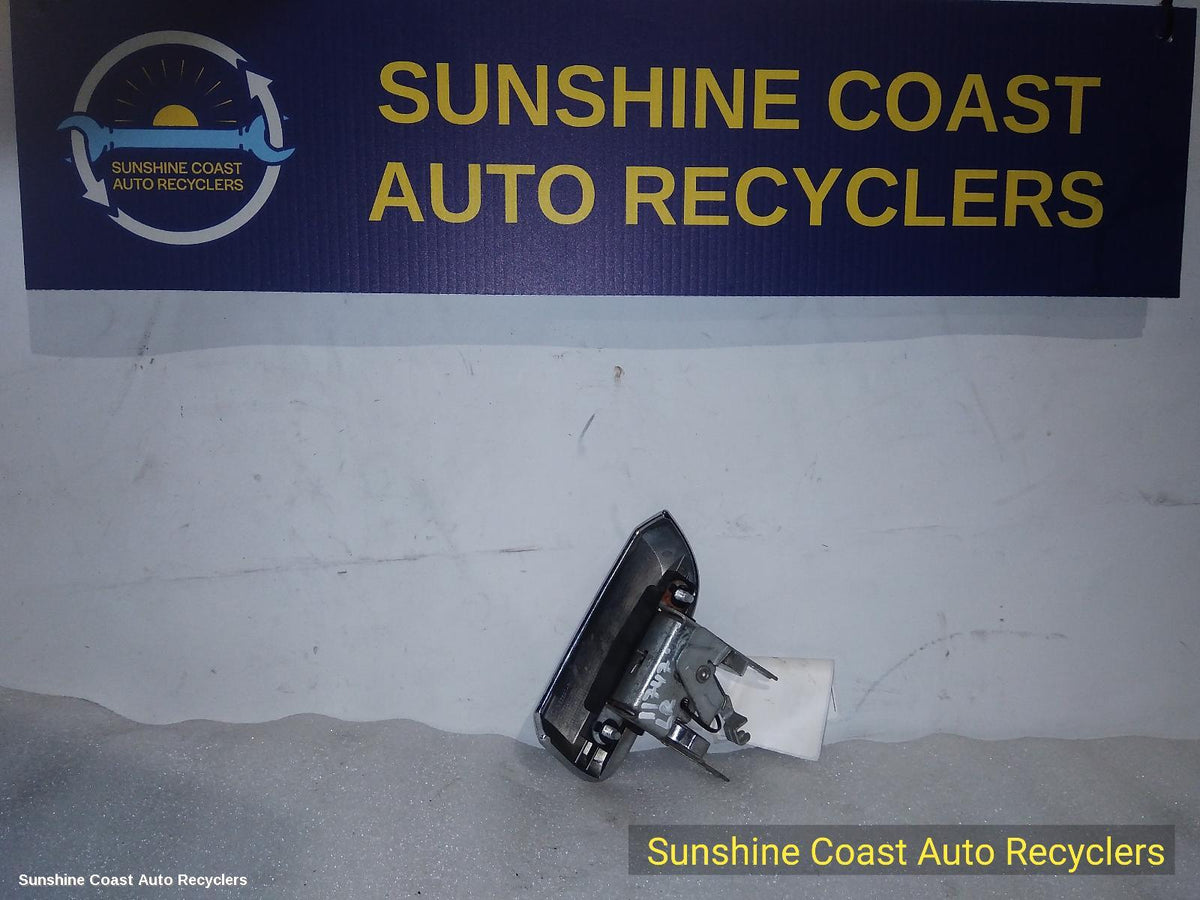 2005-2013 Nissan Pathfinder Door Handle
