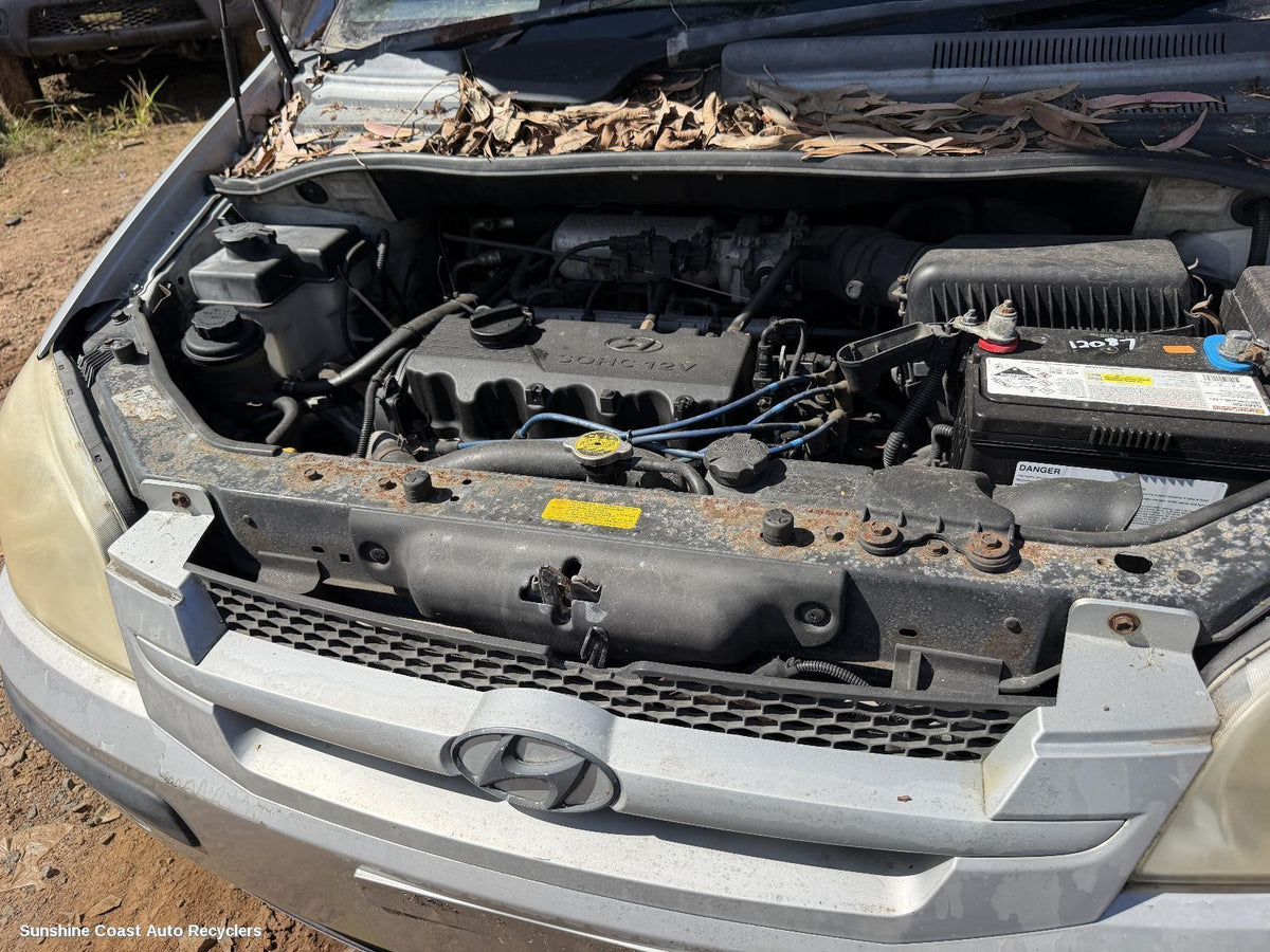 2002-2011 Hyundai Getz Bonnet Lock Support
