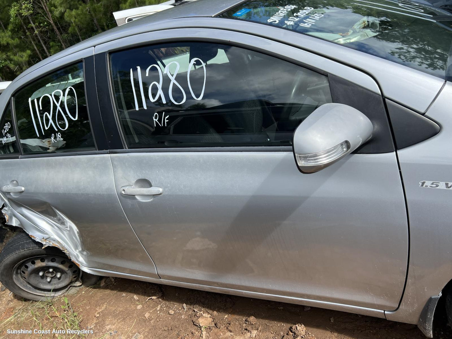 2009 Toyota Yaris Right Front Door