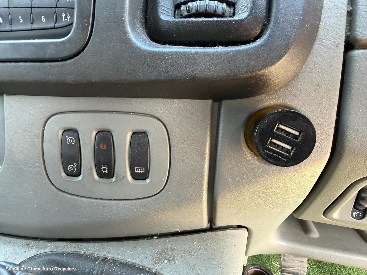 2004-2014 Renault Trafic Misc Switch Relay