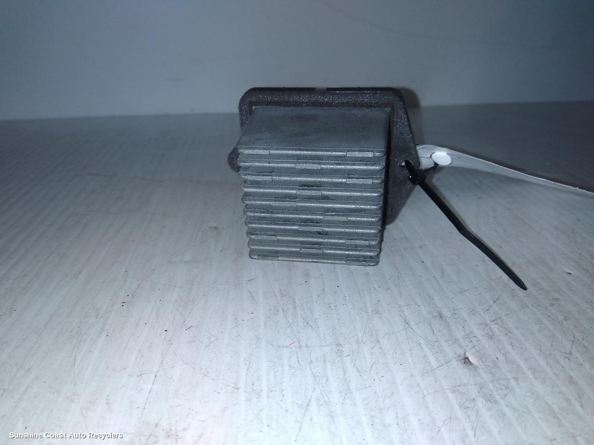 2009-2012 Mitsubishi Outlander Fan Speed Resistor