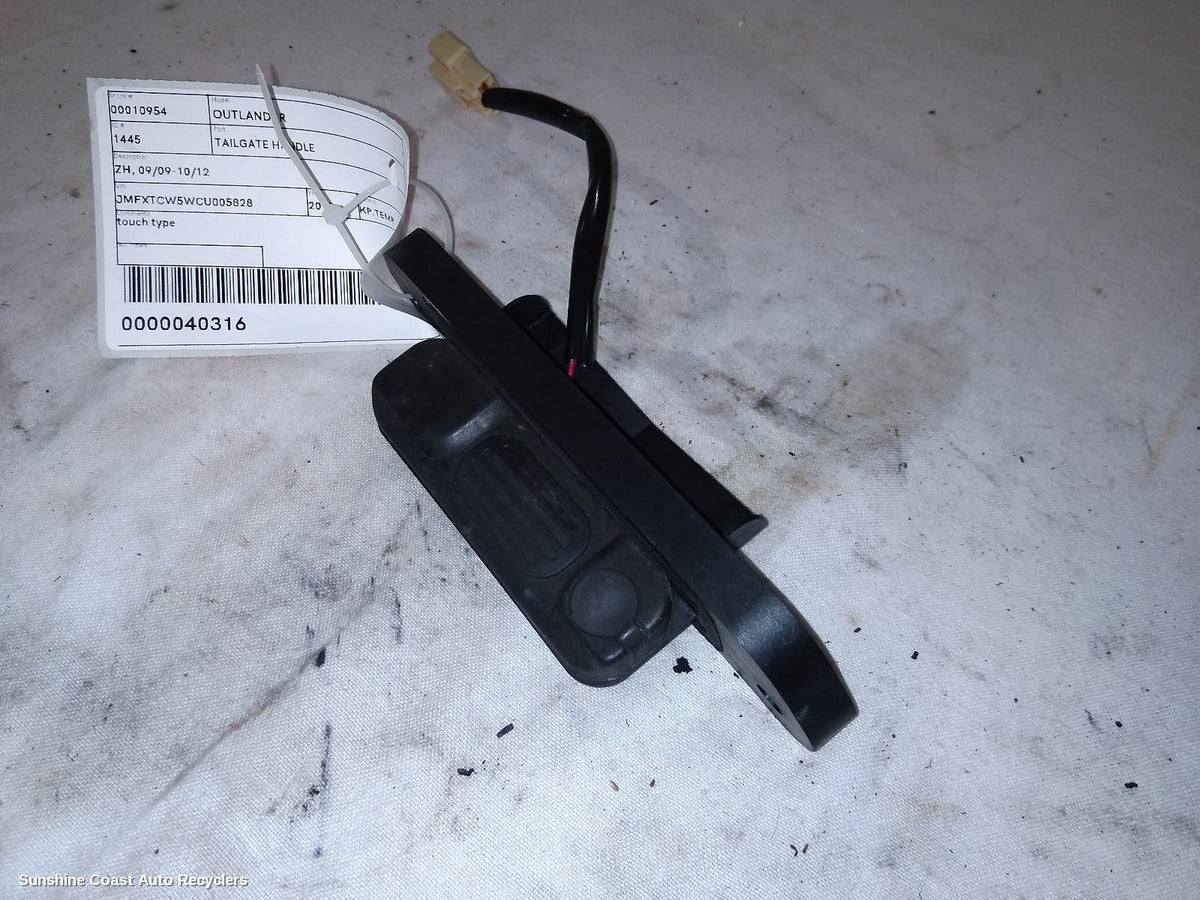 2009-2012 Mitsubishi Outlander Tailgate Handle
