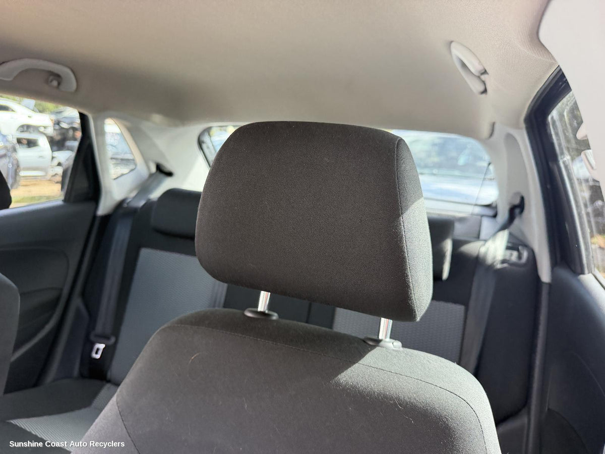 2010-2014 Volkswagen Polo Headrest