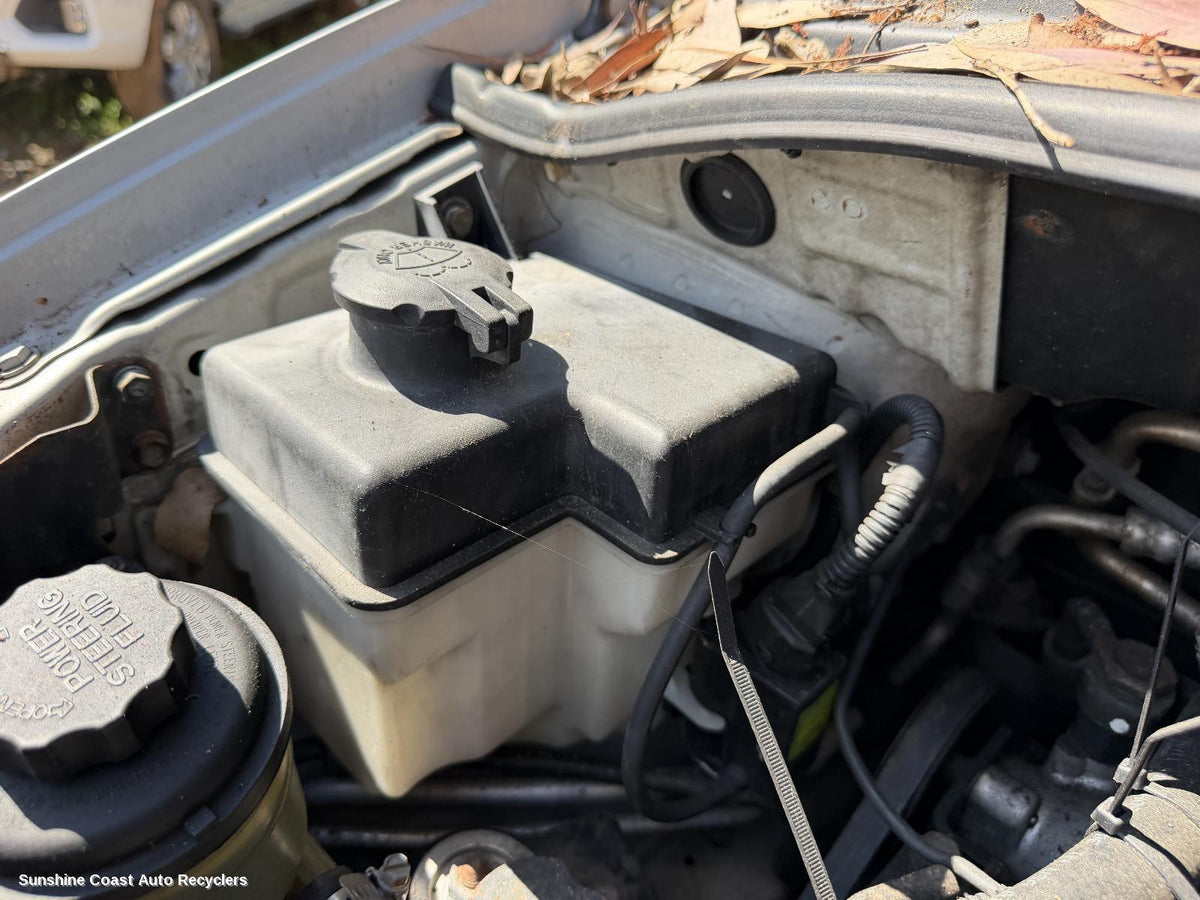 2002-2011 Hyundai Getz Washer Bottle