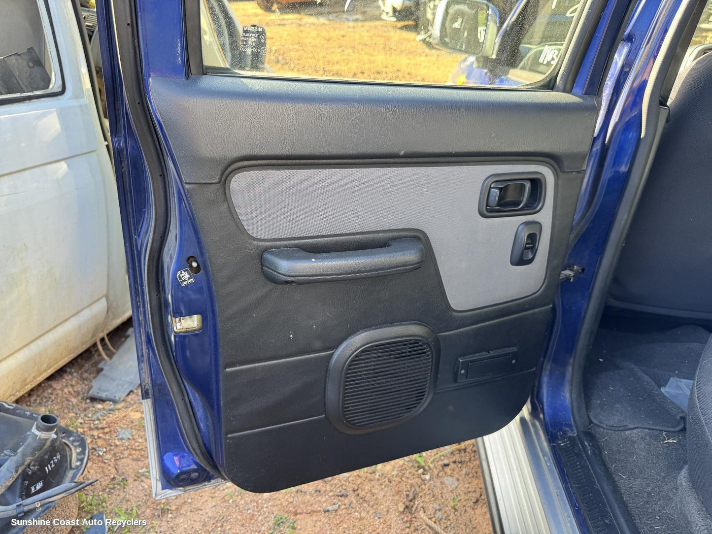 2004 Nissan Navara Door Handle