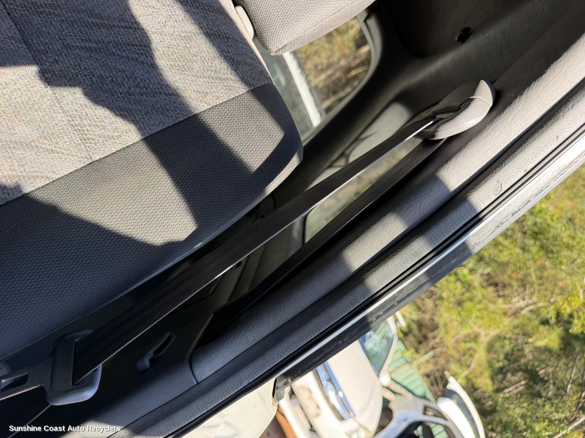 1998-2007 Toyota Landcruiser Seatbelt Stalk