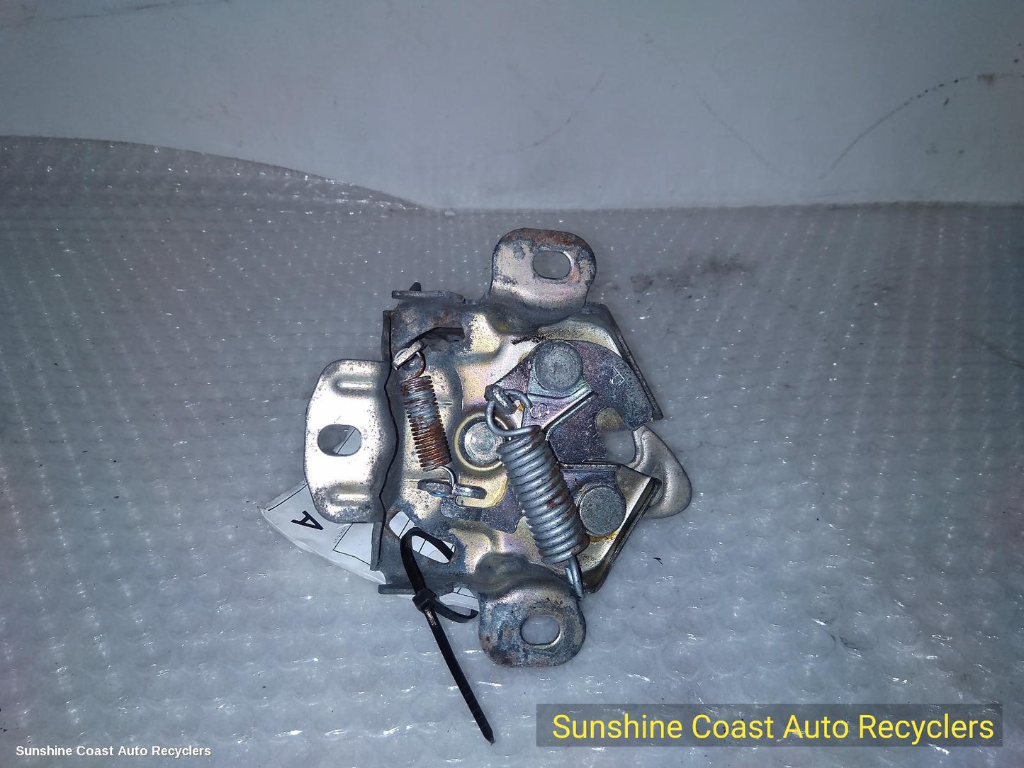 2004-2011 Suzuki Swift Bonnet Lock Support
