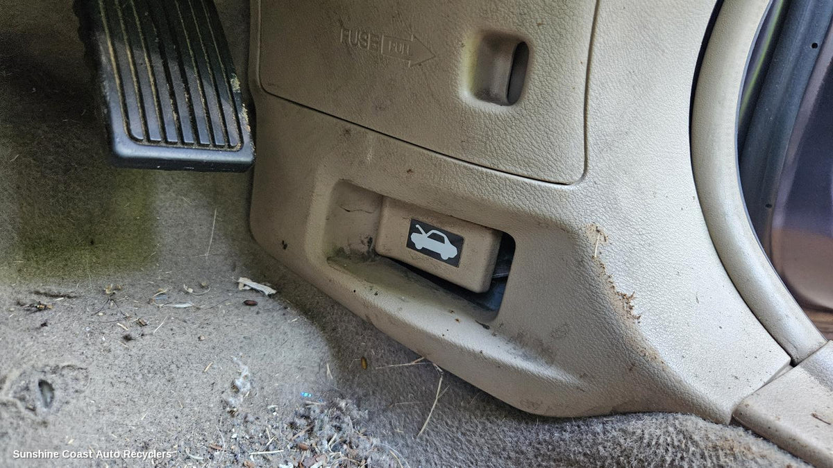 2004-2009 Honda Odyssey Bonnet Release