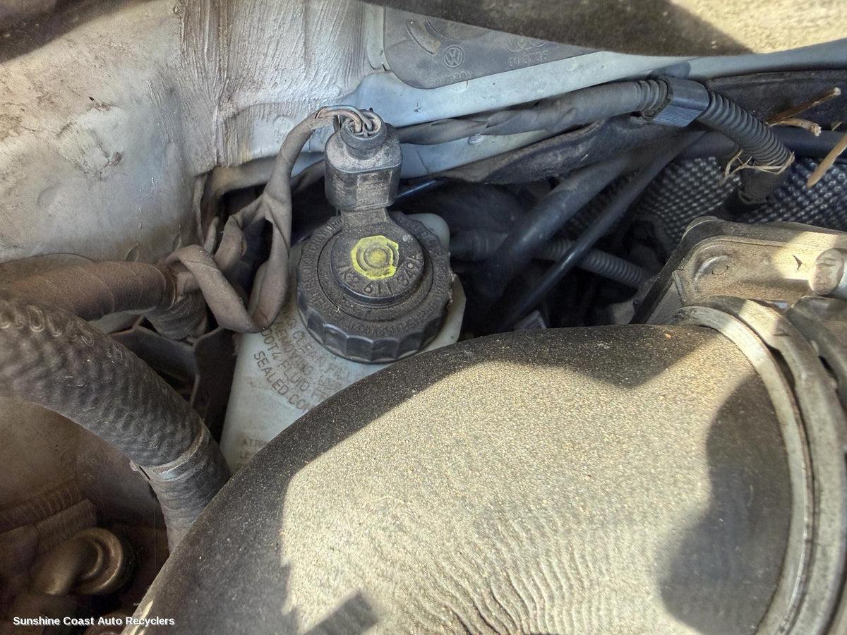 2005-2010 Volkswagen Caddy Master Cylinder