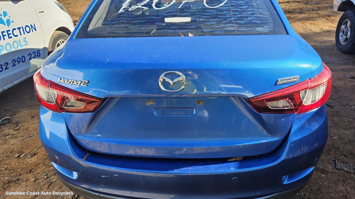 2014-2026 Mazda 2 High Level Stoplight