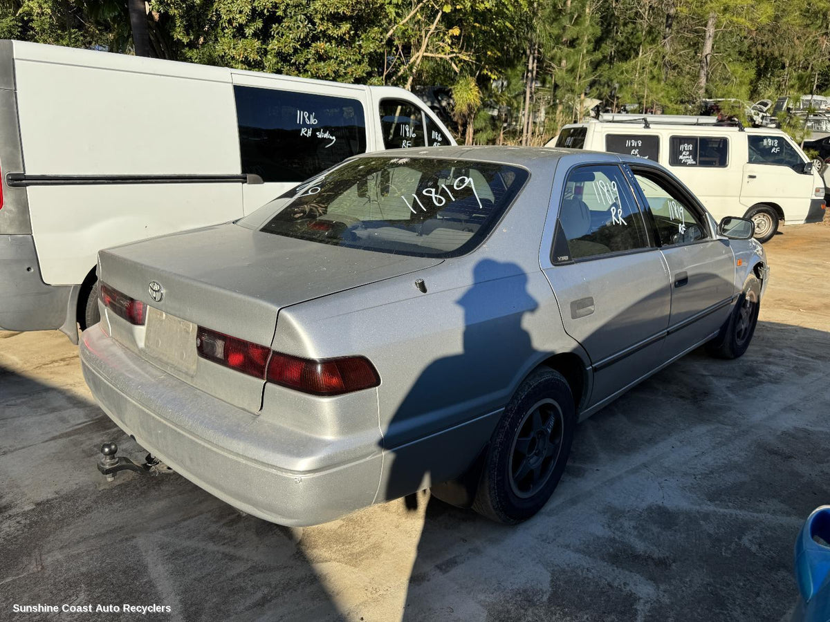 1997-2002 Toyota Camry Right Guard