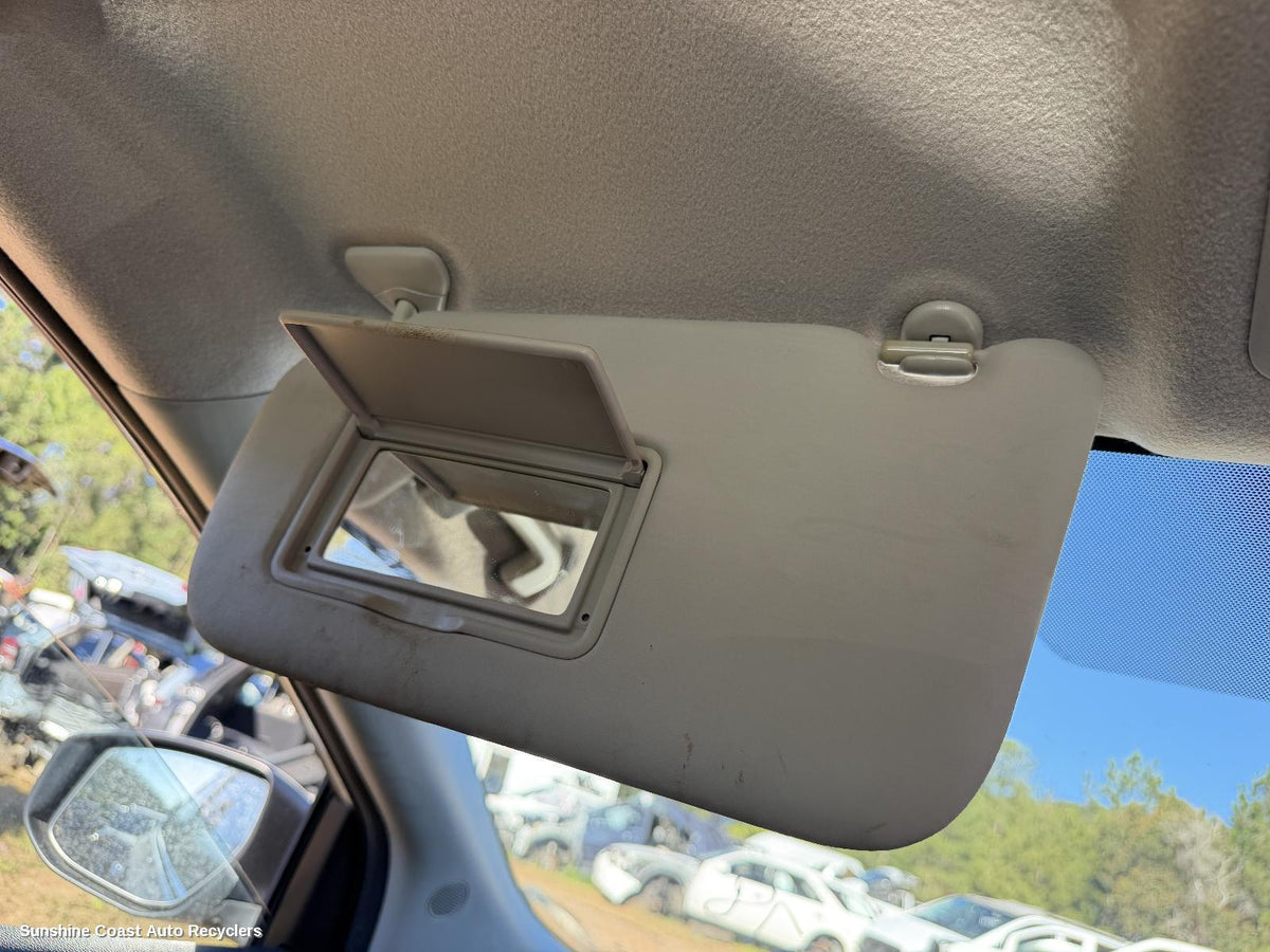 2012-2017 Nissan Pulsar Sunvisor