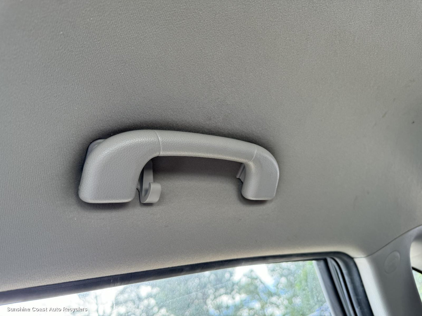 2016 Holden Captiva Hoodlining