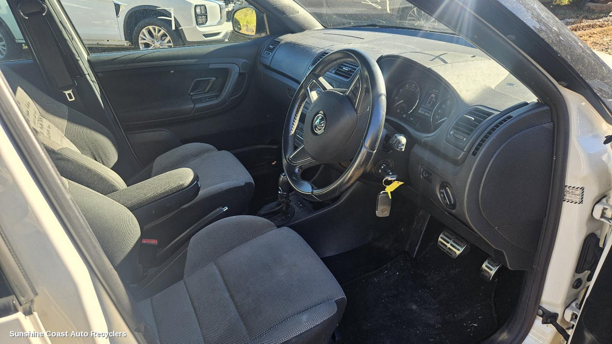 2011-2015 Skoda Fabia Front Seat