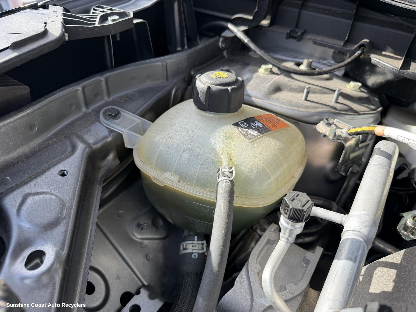 2022-2026 Nissan Xtrail Overflow Bottle