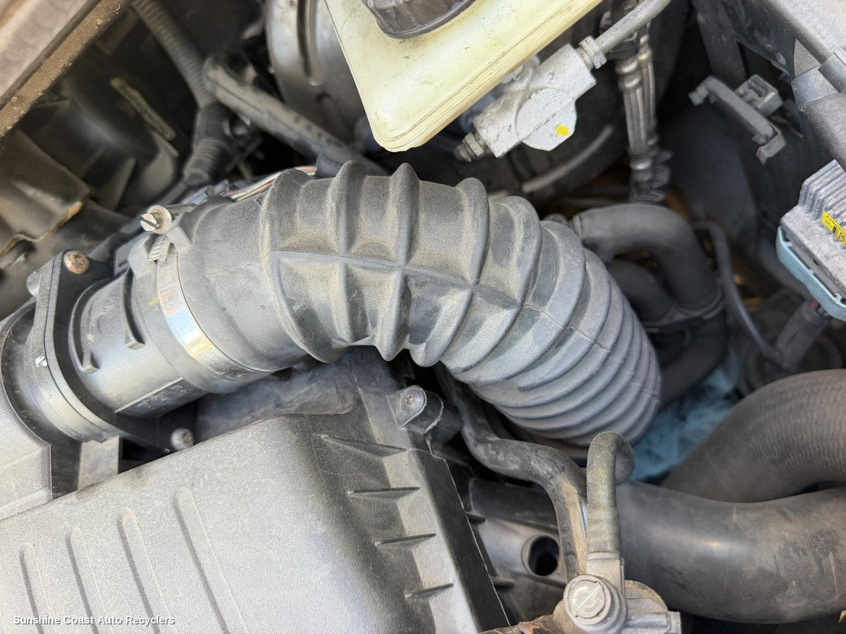 2004-2014 Renault Trafic Air Cleaner Duct Hos