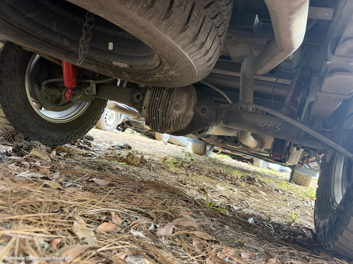 2005-2015 Nissan Navara Shock Absorber