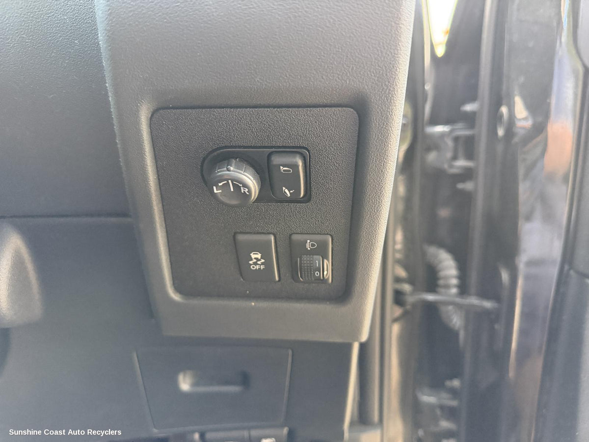 2007-2014 Nissan Dualis Misc Switch Relay