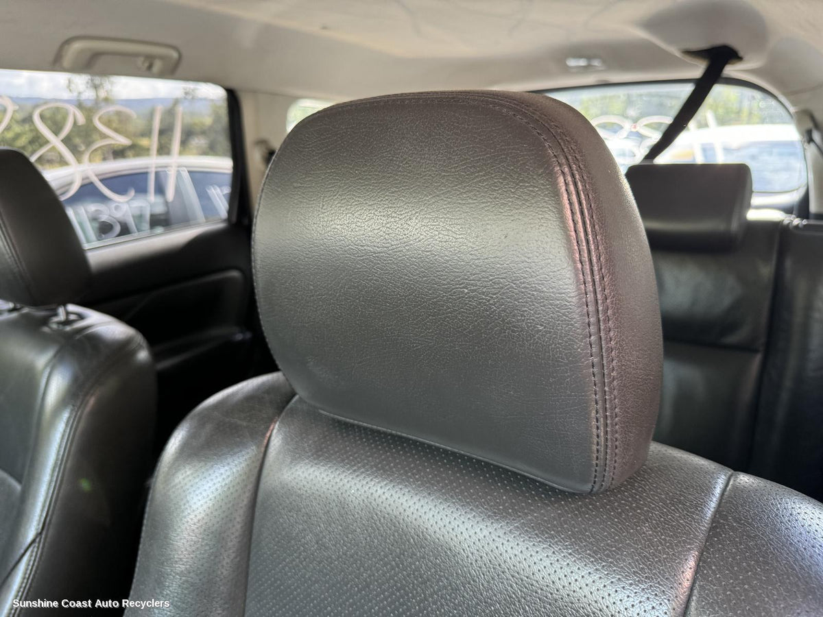 2015-2021 Mitsubishi Outlander Headrest