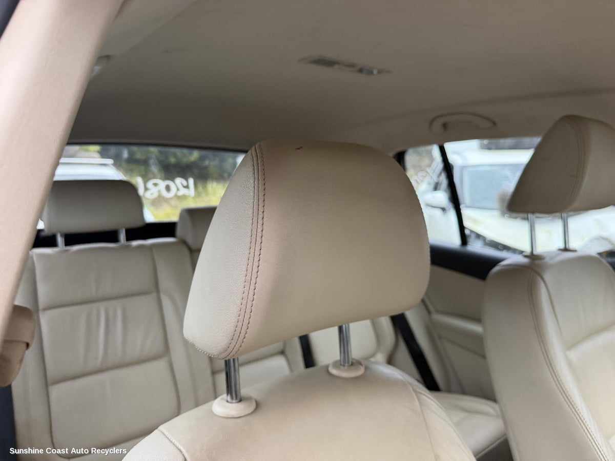 2008-2016 Volkswagen Tiguan Headrest