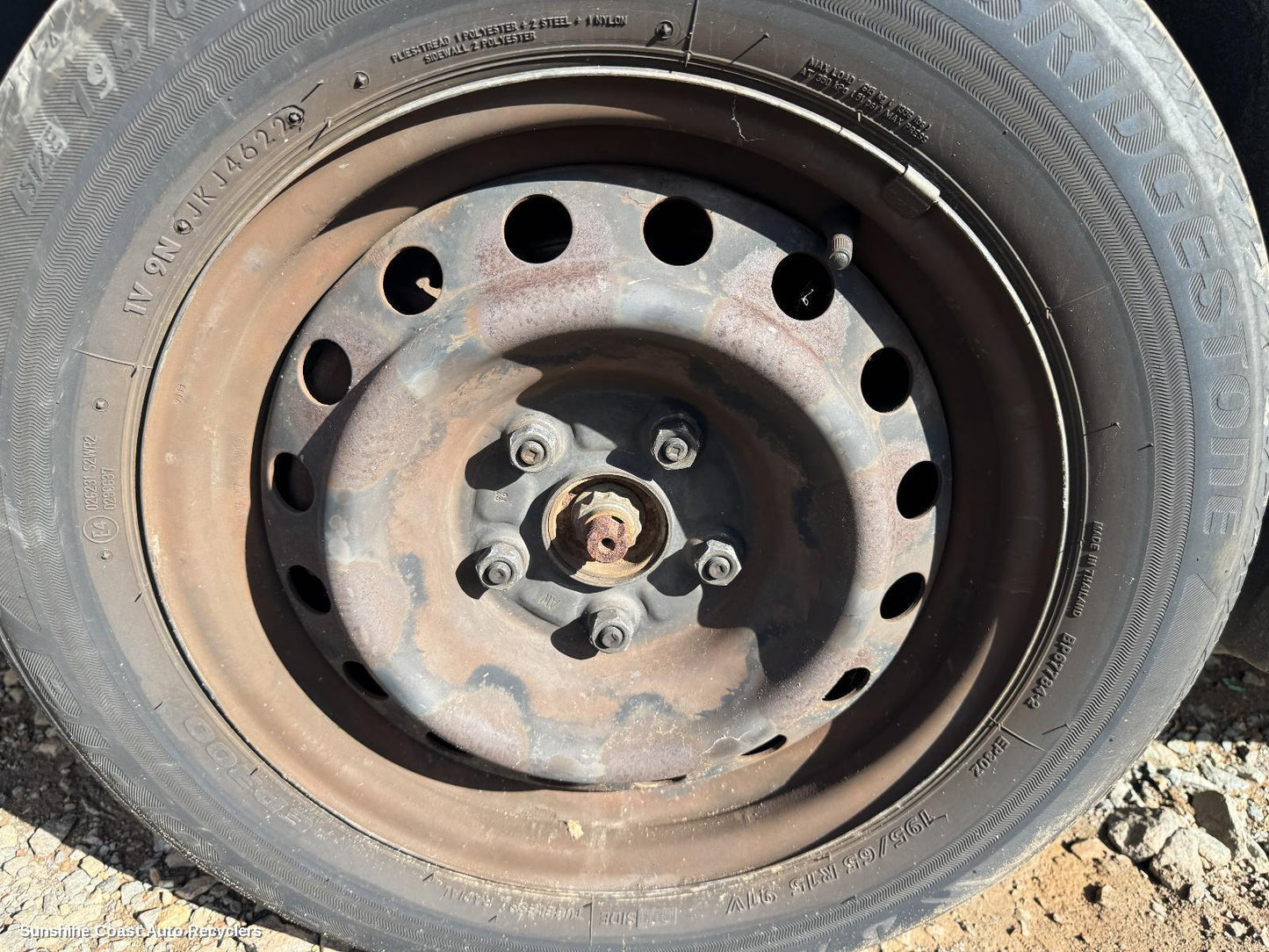 2007 Toyota Corolla Right Driveshaft