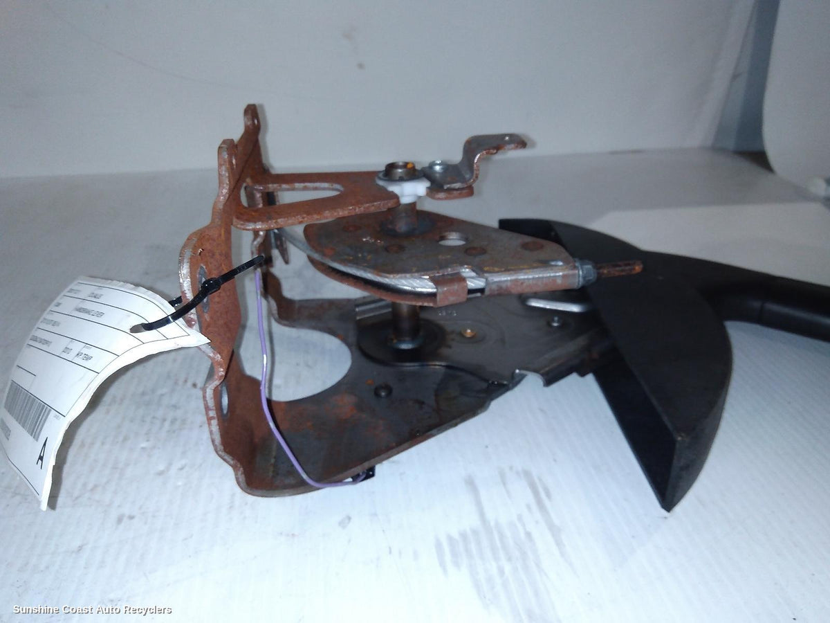 2007-2014 Nissan Dualis Handbrake Lever