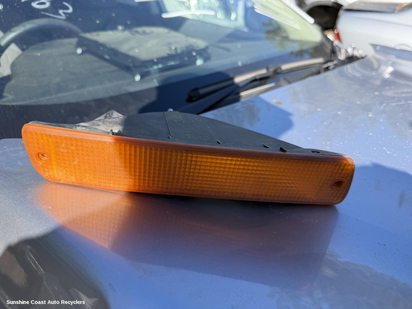 1995-1998 Toyota Landcruiser Left Indicator Fog Side