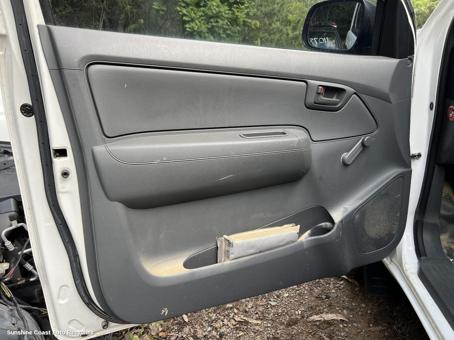 2014 Toyota Hilux Left Front Window Reg Motor