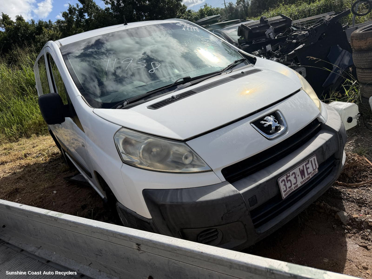 2008-2015 Peugeot Expert Right Headlamp