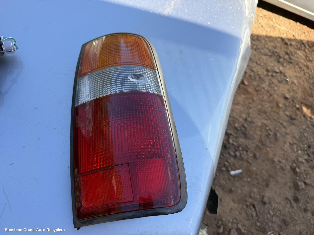 1990-1998 Toyota Landcruiser Right Taillight