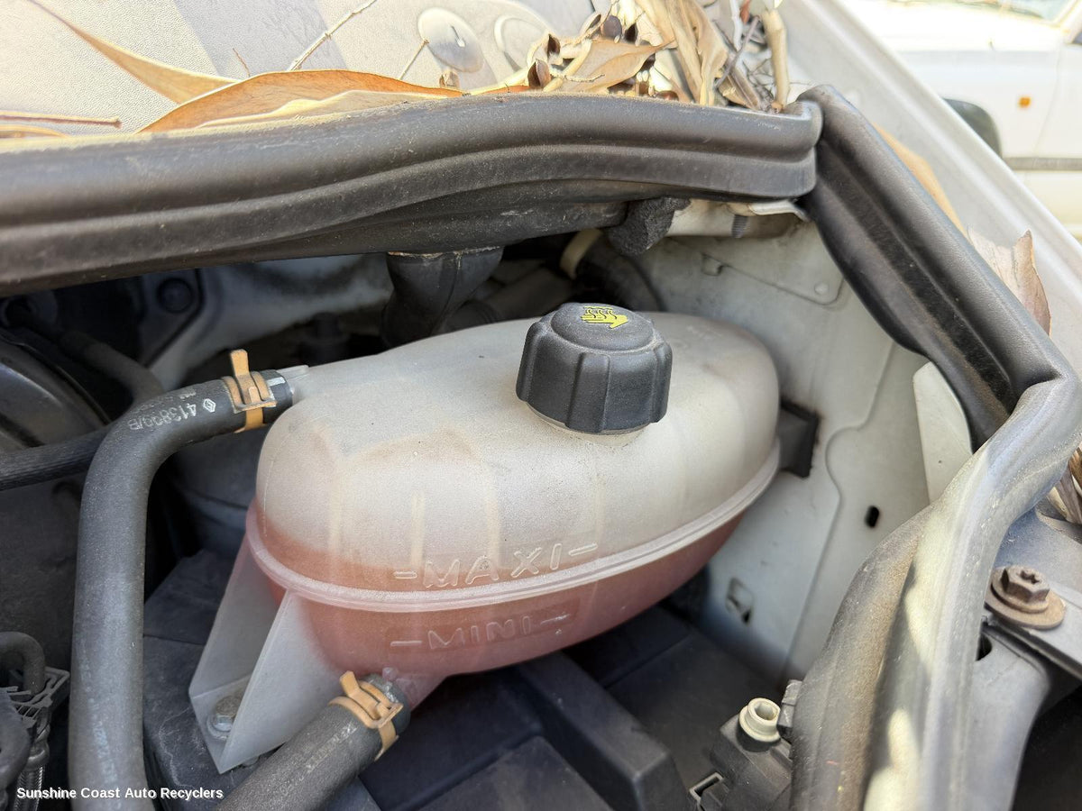 2004-2014 Renault Trafic Overflow Bottle