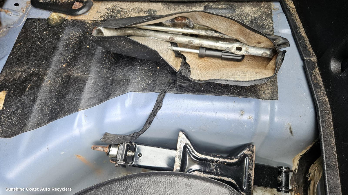 2007-2014 Mazda 2 Jack Tool Kit
