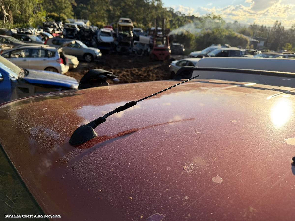 2005-2015 Nissan Navara Antenna