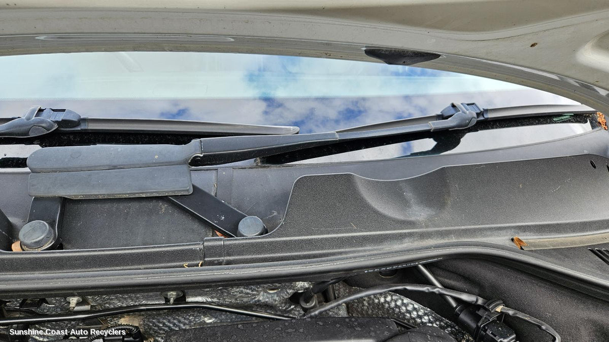 2010-2018 Volkswagen Touareg Wiper Arm