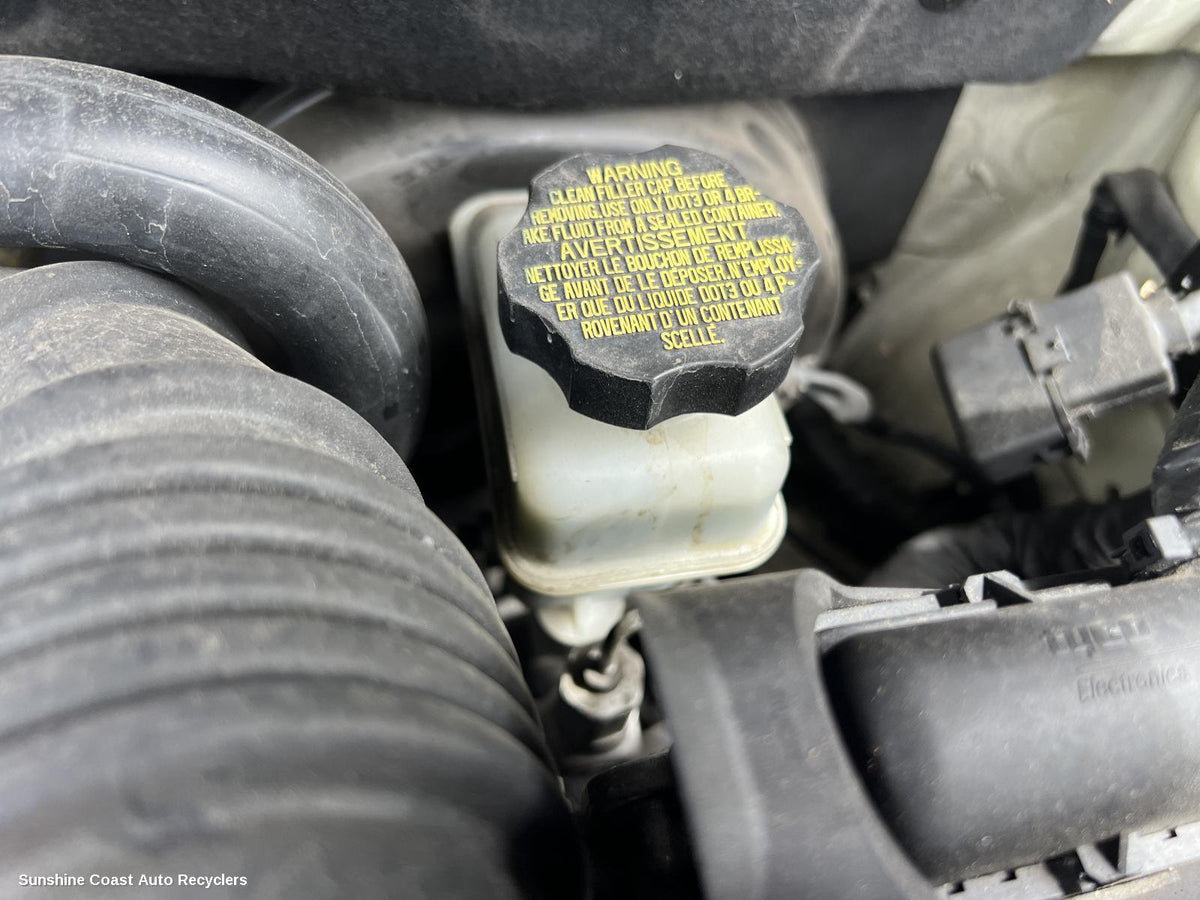2005-2011 Kia Rio Master Cylinder