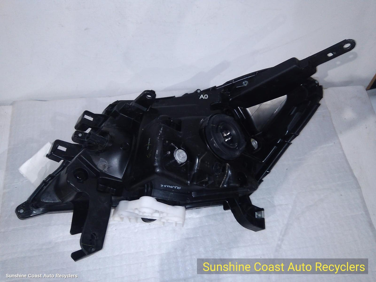 2015-2020 Nissan Navara Right Headlamp